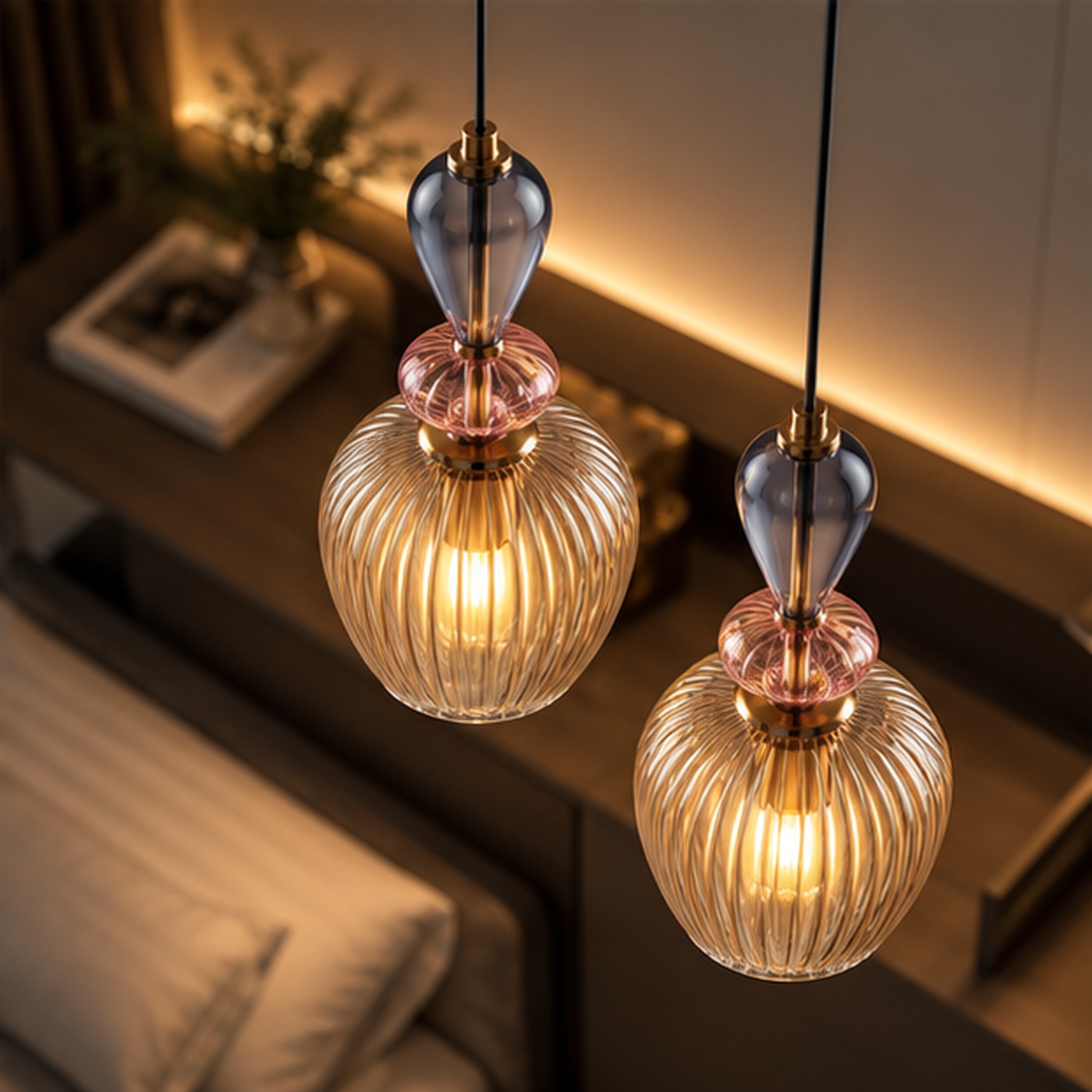 Lumière Ribbed Amber Flute Pendant (Modern Luxury)